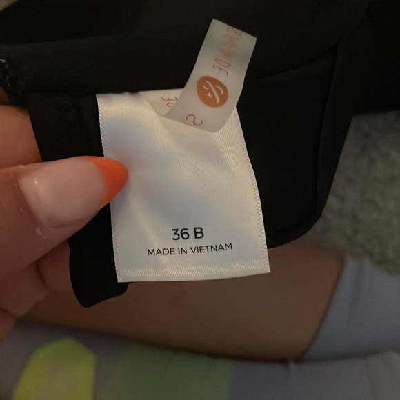 Push up underwire black swimsuit top size 36B NWOT - Picture 3 of 3